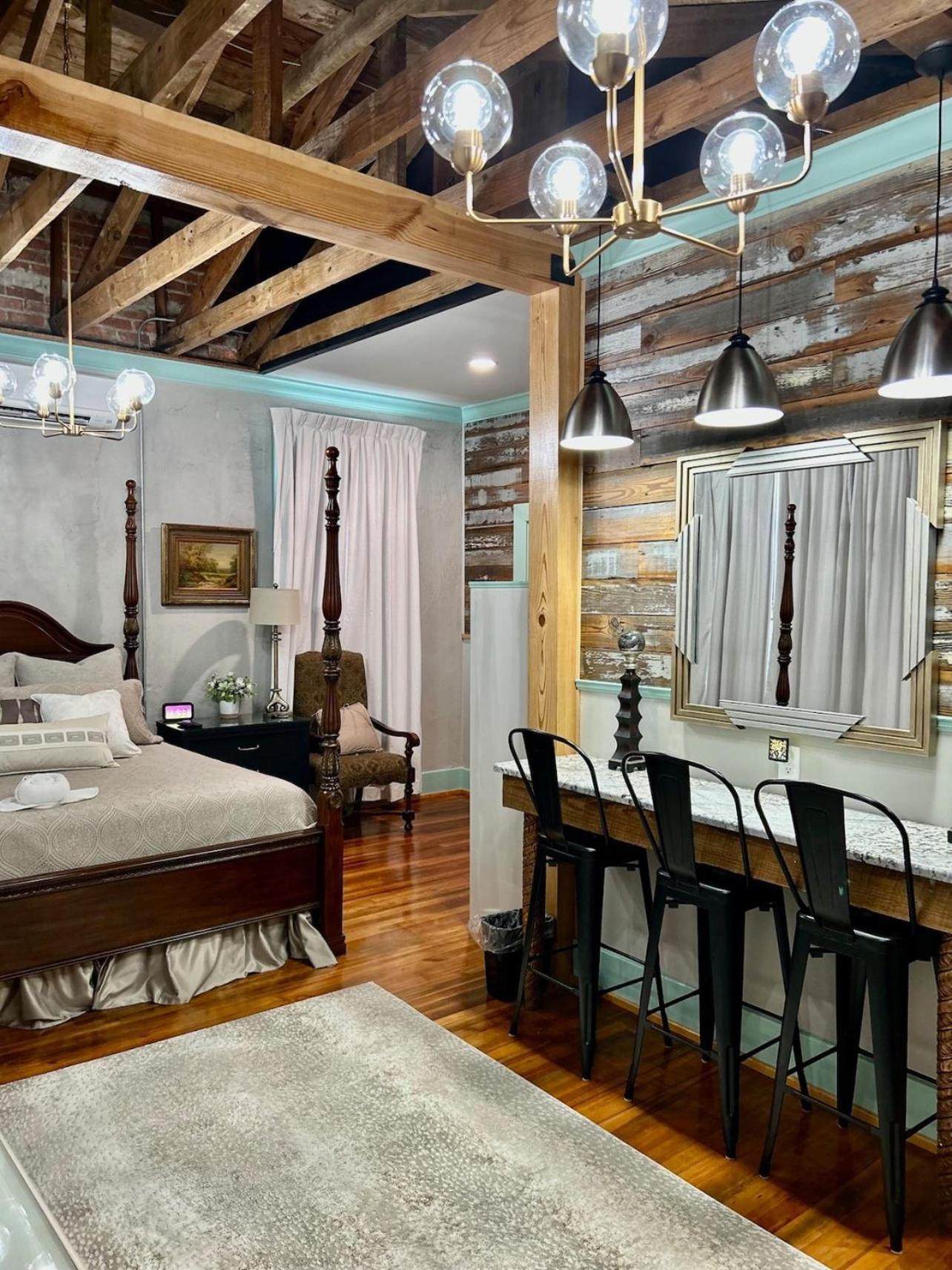 Chipley'S Squareview Inn Carthage Экстерьер фото