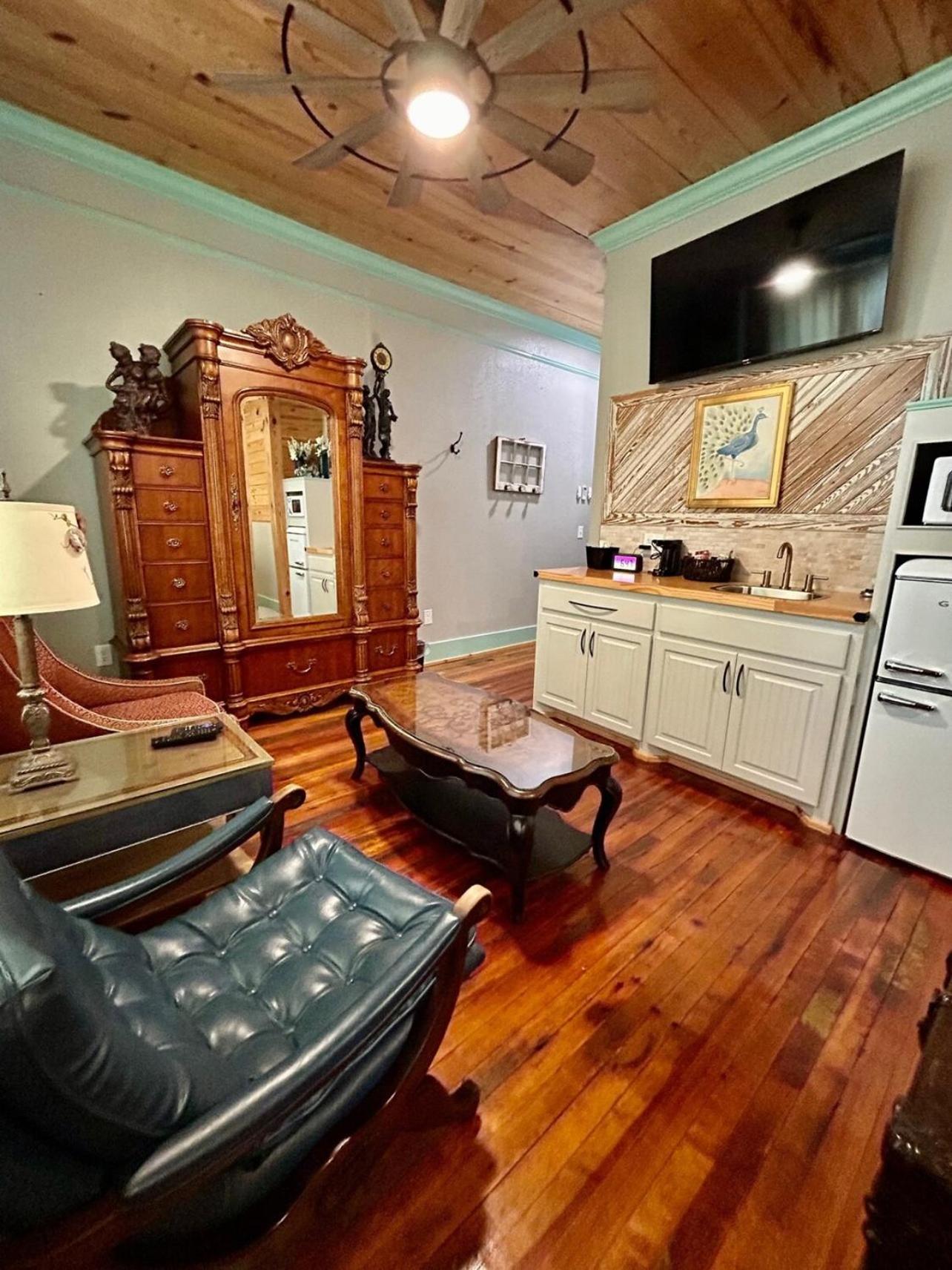 Chipley'S Squareview Inn Carthage Экстерьер фото