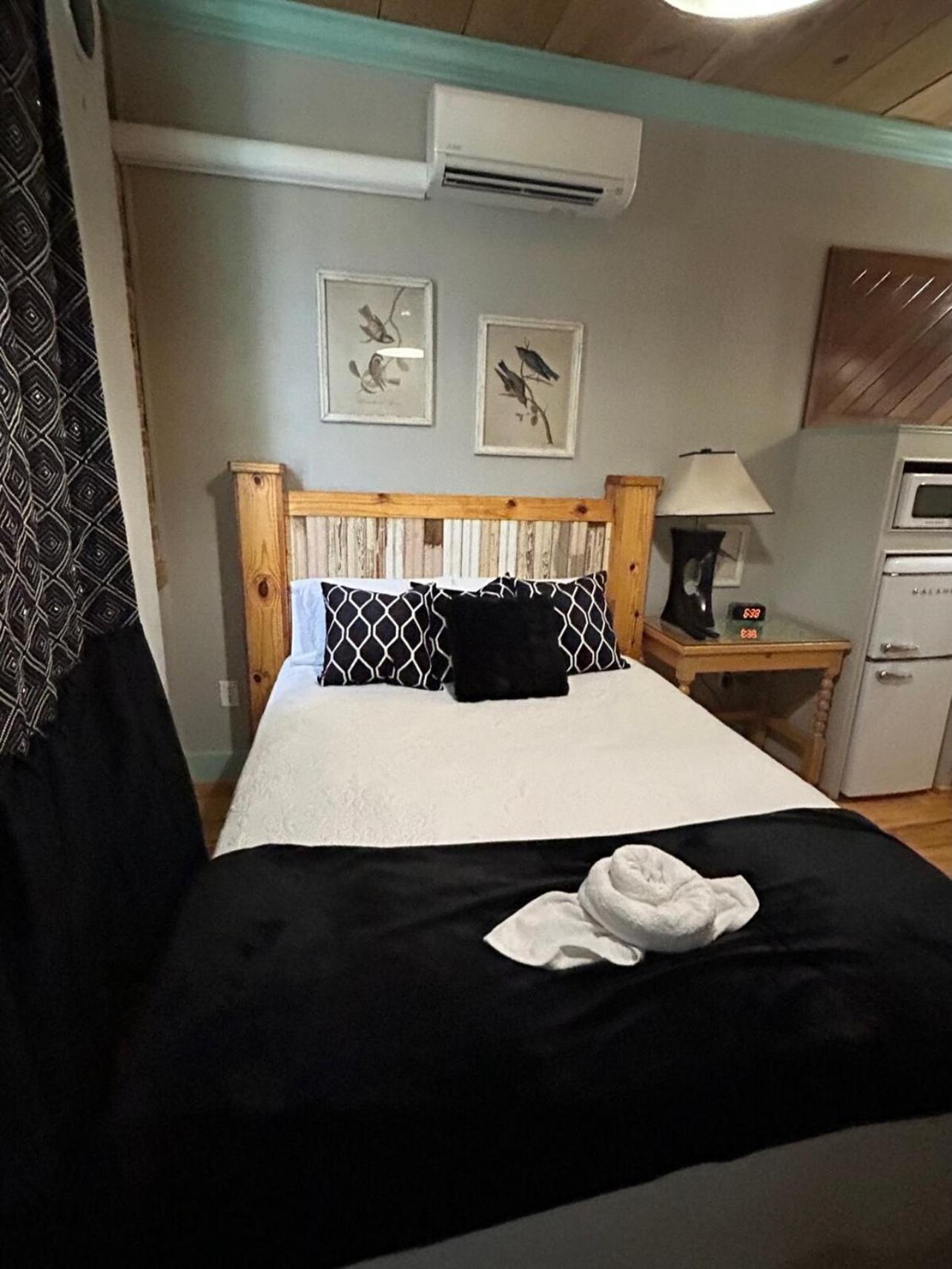 Chipley'S Squareview Inn Carthage Экстерьер фото